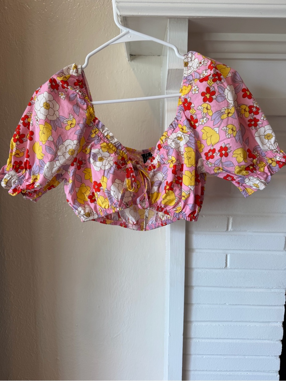 Vero Moda Pink Floral Puff Sleeve Crop Top Tie Front